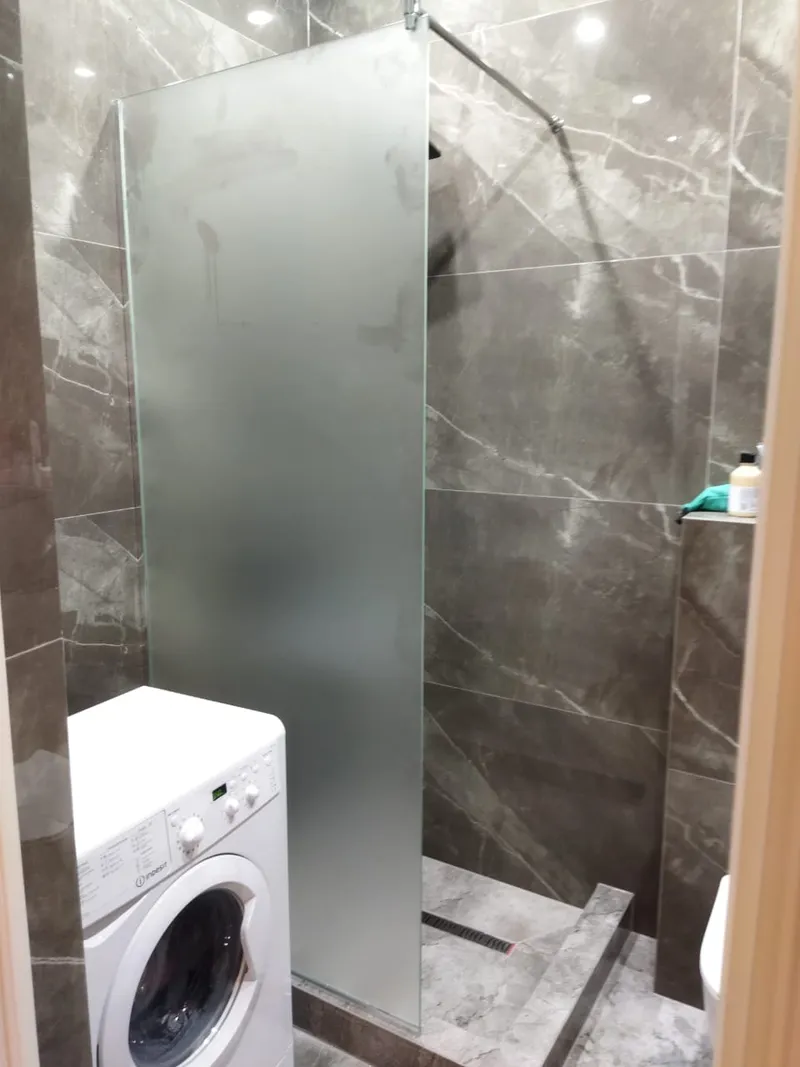 Без двери. Walk-in. Матовое стекло. Фурнитура Хром.